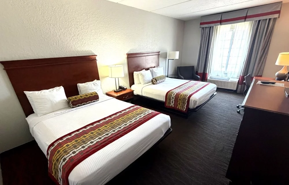 King Handicap Accessible Room at The Grand Select